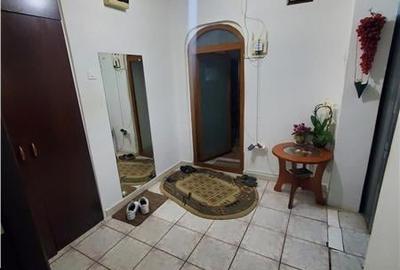 Vanzare Apartament 4 camere Semidecomandat Mariuca - 10