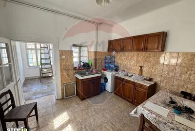 Casă cu 7 camere cu Teren 626 Mp în Pârneava - 7