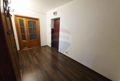 Apartament cu 2 camere de vanzare in zona 1 Mai - 2