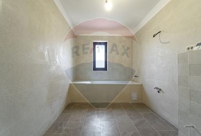 Casă cu 4 camere cu Teren 397 Mp în Tărlungeni - 20