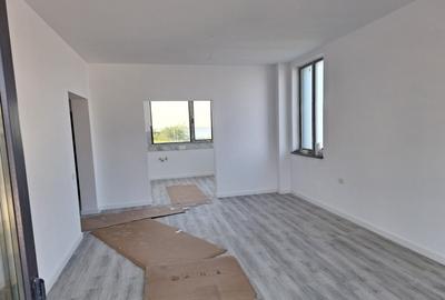 Casă cu 4 camere cu Teren 200 Mp în Palazu Mare