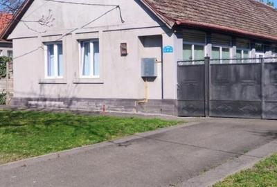 Casă cu 4 camere cu Teren 480 Mp în Central
