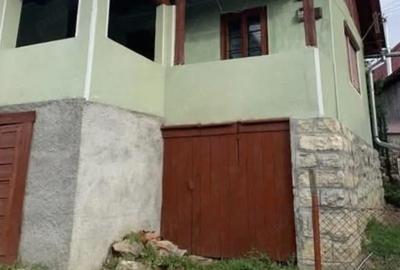 Casă cu Teren 2228 Mp în Sâncraiu - 2