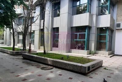 Vanzare spatiu comercial in zona bd Unirii stradal - 1