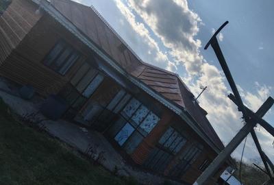 Casă cu Teren 6000 Mp în Poiana - 3