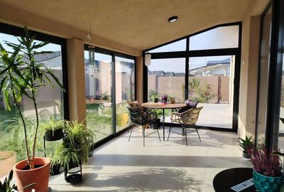 Casă cu 4 camere cu Teren 500 Mp în Central - 2