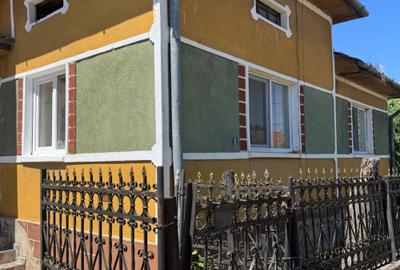 Casă cu 3 camere în Central - 1