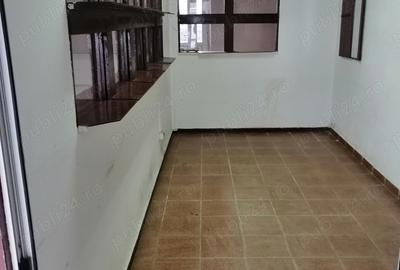 Spațiu comercial, de 150 mp, în Central