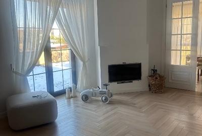 Resedinta premium complet mobilata - 11