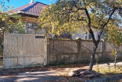 Casă cu 5 camere în Central - 1