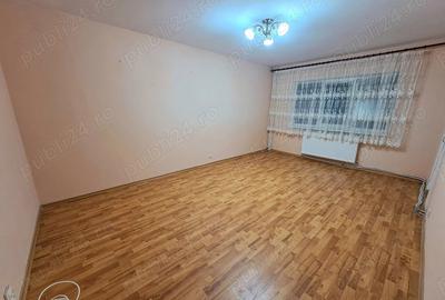 Vand apartament 2 camere etaj 2 in Boto?ani zona ?colii nr.8 - 2