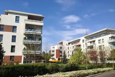 Apartament cu 3 camere, mobilat în Vest