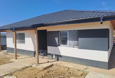 Casă cu 4 camere cu Teren 450 Mp în Bârnova - 2