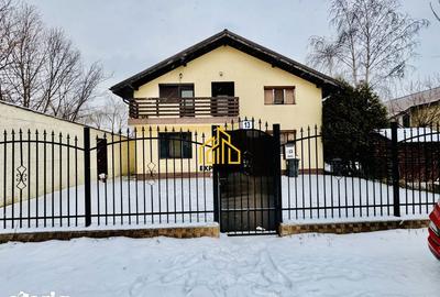 Casă cu 7 camere cu Teren 480 Mp în Domnești
