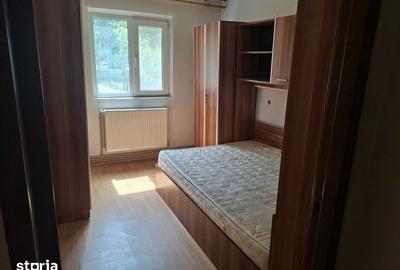 Apartament cu 3 camere semidecomandat în Central - 6