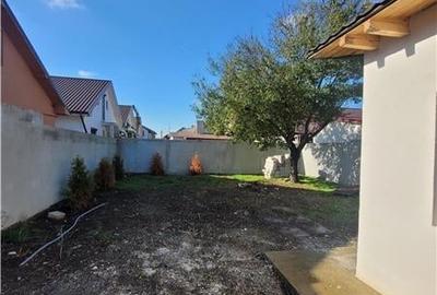 Aici Incepe Povestea Ta - Casa La Alb si Teren de 300 mp - Navoadri - 12