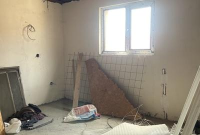 Casă cu 5 camere cu Teren 120 Mp în Pantelimon - 2