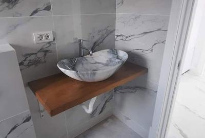 Apartament cu 3 camere decomandat în Exterior Vest