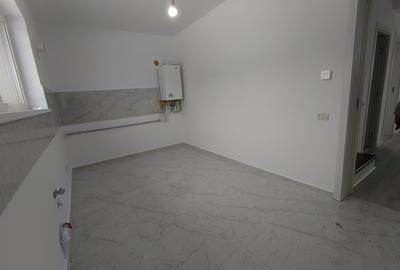 Casă cu 4 camere cu Canalizare în Valea Lupului - 3