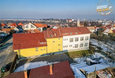 Spațiu comercial, de 566 mp, în Central - 4