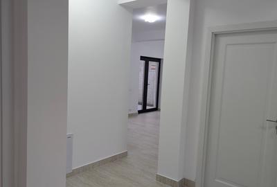 Casă individuală cu 4 camere cu Canalizare în Central - 1