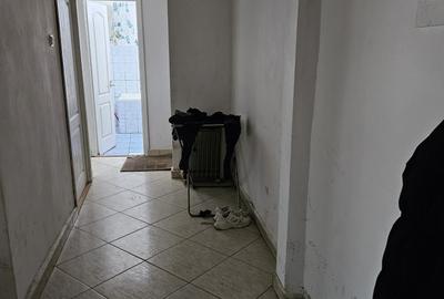 Apartament cu trei camere , decomandat , et.2, Lipovei - 4