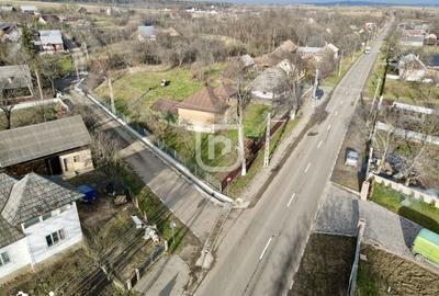 Casă cu 4 camere cu Teren 2610 Mp în Central - 2