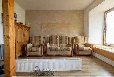 Casă cu 9 camere cu Teren 884 Mp în Exterior Est - 7