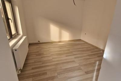 Medeea Casa parter de vanzare 5 camere - 5