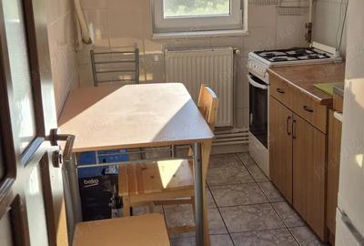 Inchiriez apartament 4 camere in zona Tomis Nord langa Universitatea Ovidius .Termen lung - 1