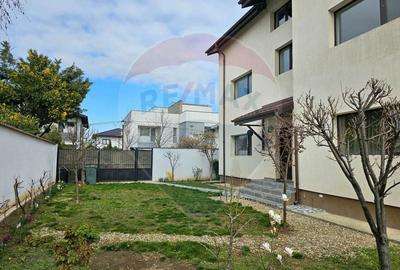 Casă individuală cu 9 camere cu Teren 400 Mp în Est - 2