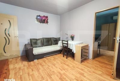 Apartament cu 3 camere semidecomandat în Micro 15