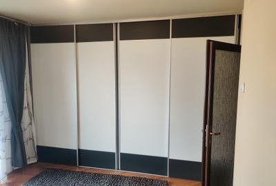 Apartament cu 3 camere decomandat în Micro 2 - 4