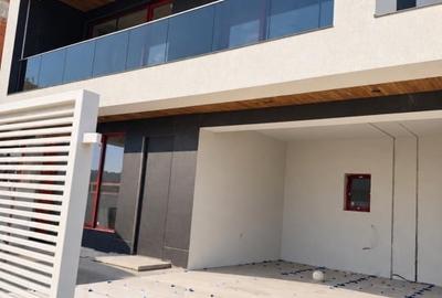 Casă individuală cu 5 camere cu Garaj în Central