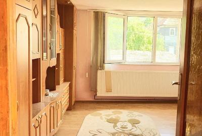 Casă cu 4 camere cu Teren 350 Mp în Central