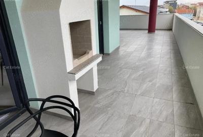 Apartament cu 3 camere semidecomandat în Dumbrăvița