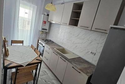 Garsonieră decomandată în Roșu