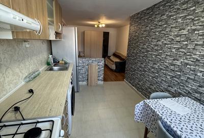 Apartament cu 3 camere semidecomandat, mobilat în Florești - 2