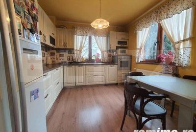 Casa duplex in Unirea, 6 dormitoare, 320 mp utili per unitate - 12