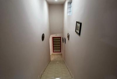 Casă cu 6 camere cu Garaj în Valea Adâncă - 2