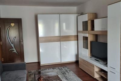 Apartament cu 2 camere decomandat în Uiești - 1