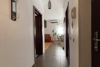 Apartament cu 2 camere - zona Tatarasi - Flora - 3