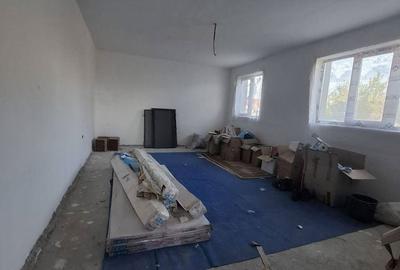 Casă cu 7 camere cu Teren 1118 Mp în Central - 11