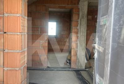 Casă individuală cu 4 camere în Exterior Vest