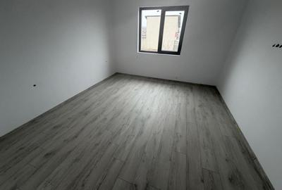 Duplex cu 3 camere cu Canalizare în Central - 13