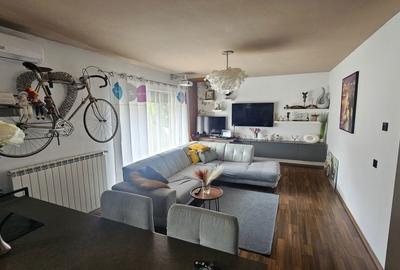 Apartament cu 3 camere decomandat în Florești - 2