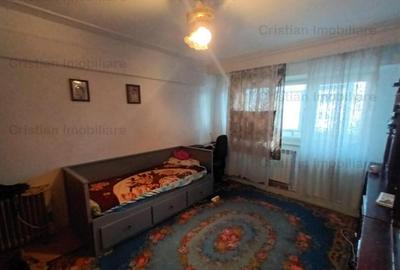 3 camere confort 1 Decomandat SPATIOS etaj 2 Piata Vidin - 3