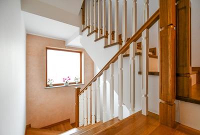 Casă individuală cu 6 camere cu Canalizare în CET - 22