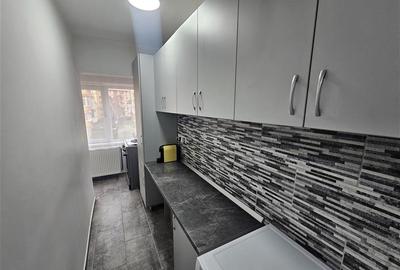 Garsonieră decomandată, mobilată în Micro IV - 15