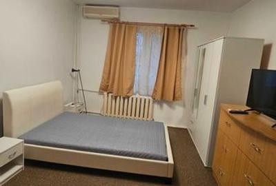 Garsonieră decomandată în Gorjului